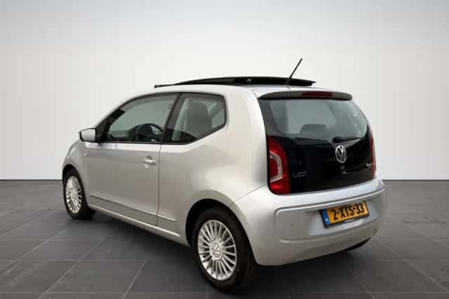 Volkswagen Up! (2014) thumbnail 2