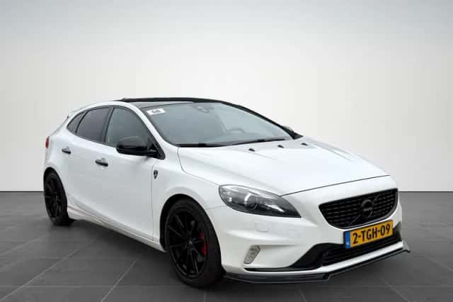 Volvo V40 (2014) thumbnail 1