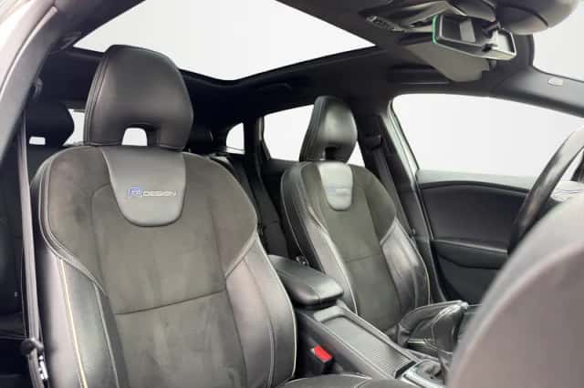 Volvo V40 (2014) thumbnail 3