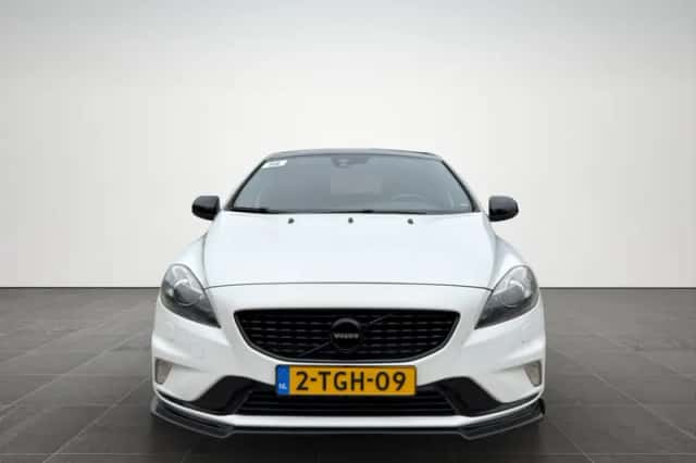 Volvo V40 (2014) thumbnail 5