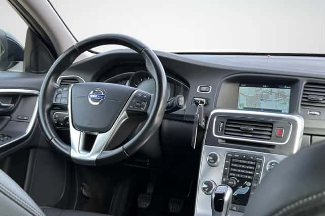 Volvo V60 (2017) thumbnail 3