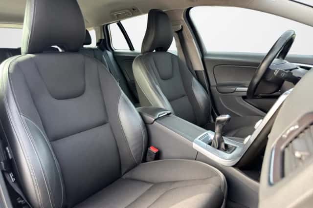 Volvo V60 (2017) thumbnail 6