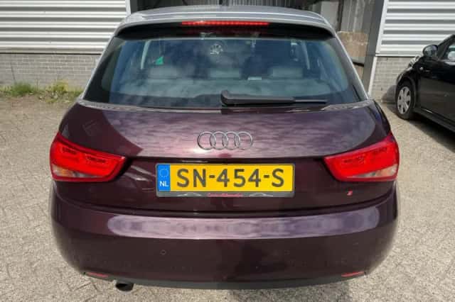 Audi A1 (2012) thumbnail 5