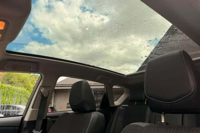 Toyota Auris (2013) thumbnail 5