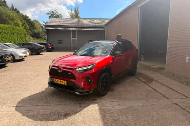 Toyota RAV4 (2025) thumbnail 1
