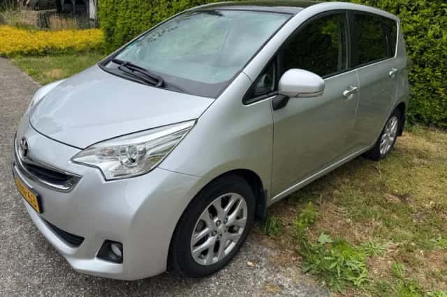 Toyota Verso-S (2014) thumbnail 1