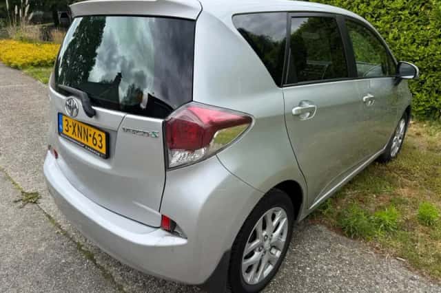 Toyota Verso-S (2014) thumbnail 4