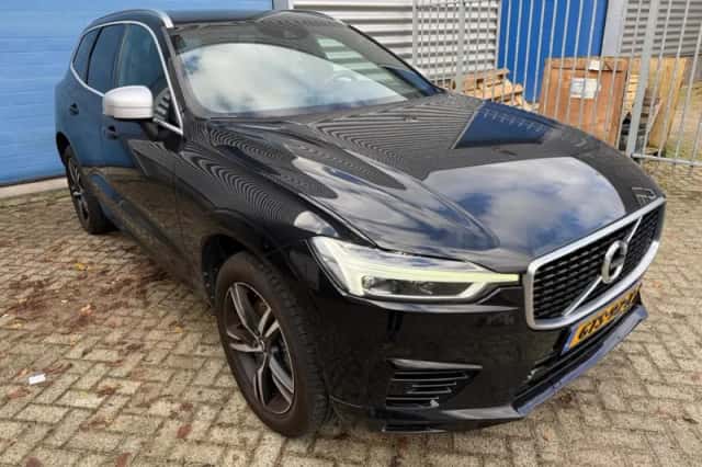 Volvo XC60 (2019) thumbnail 3