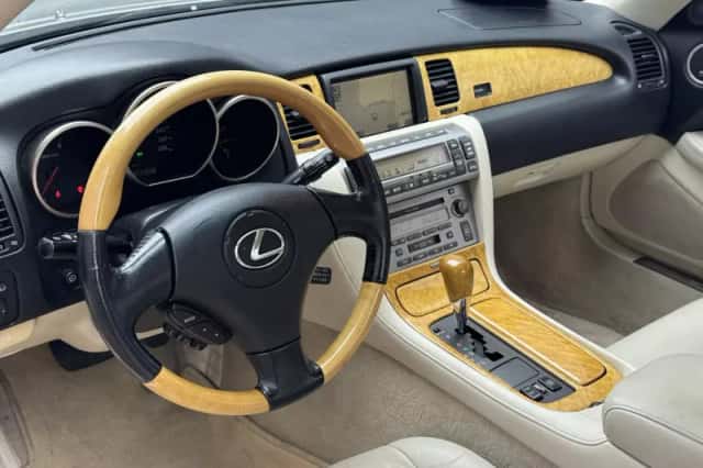 Lexus SC (2002) thumbnail 2