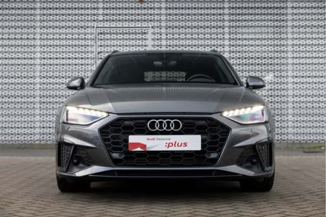 Audi A4 (2021) thumbnail 2