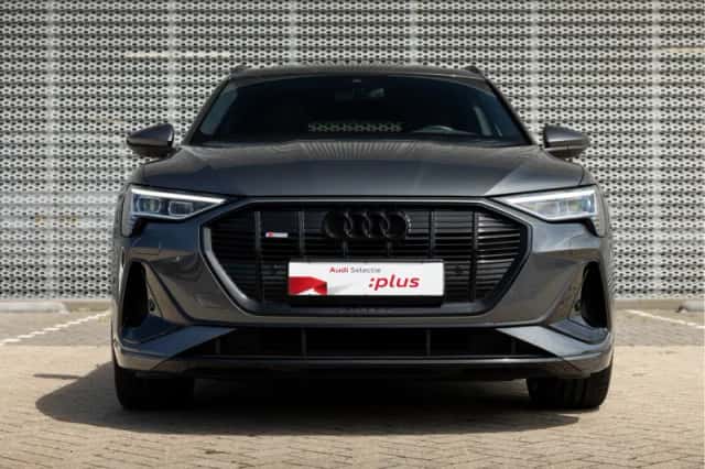 Audi e-tron (2022) thumbnail 2