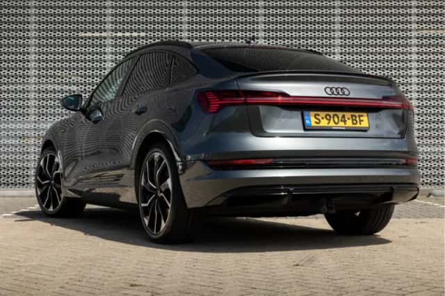Audi e-tron (2022) thumbnail 4