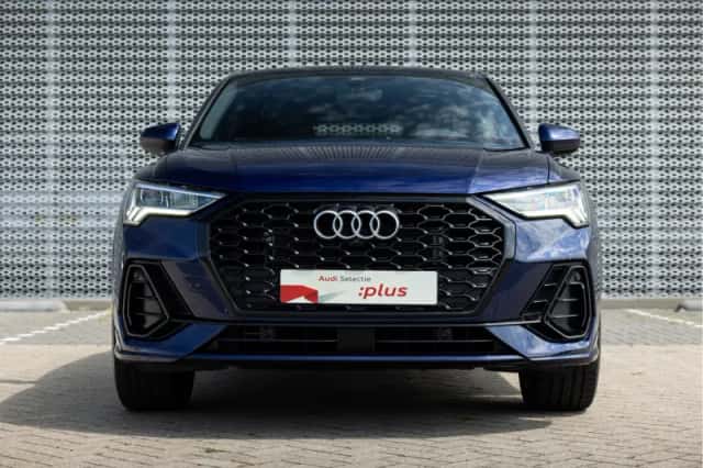 Audi Q3 (2021) thumbnail 2