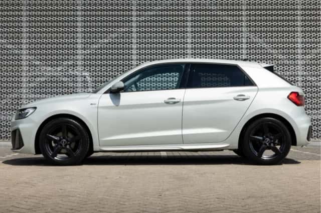 Audi A1 (2025) thumbnail 3
