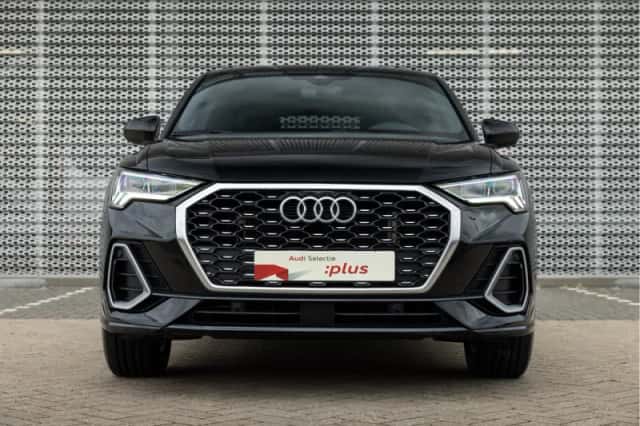 Audi Q3 (2022) thumbnail 2