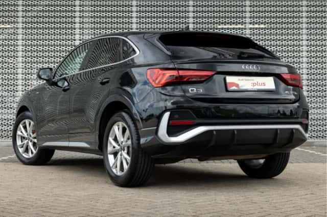 Audi Q3 (2022) thumbnail 4