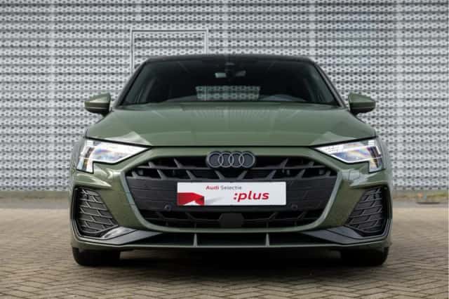 Audi A3 (2024) thumbnail 2