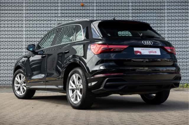 Audi Q3 (2022) thumbnail 4