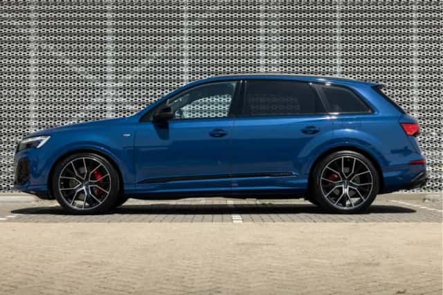 Audi Q7 (2025) thumbnail 3