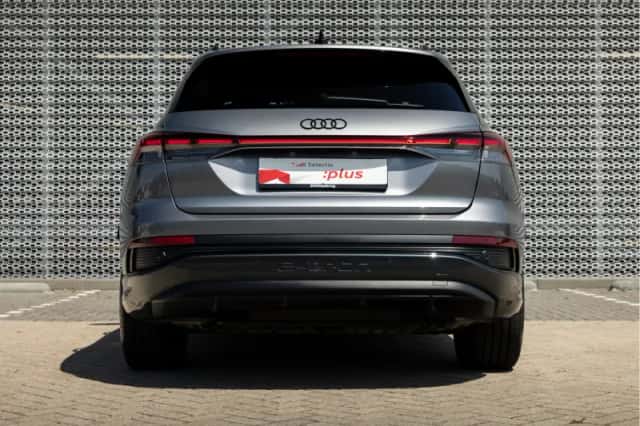 Audi Q4 e-tron (2024) thumbnail 6