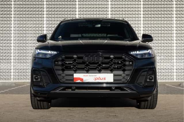 Audi Q5 (2022) thumbnail 2