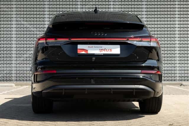 Audi Q4 e-tron (2024) thumbnail 6
