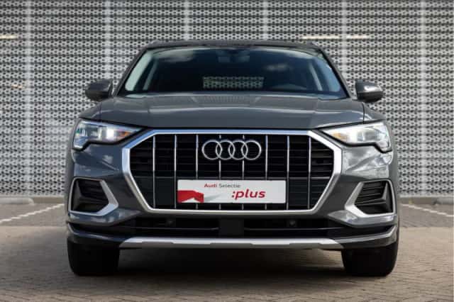 Audi Q3 (2022) thumbnail 2