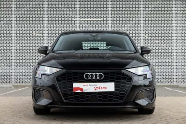 Audi A3 (2024) thumbnail 2