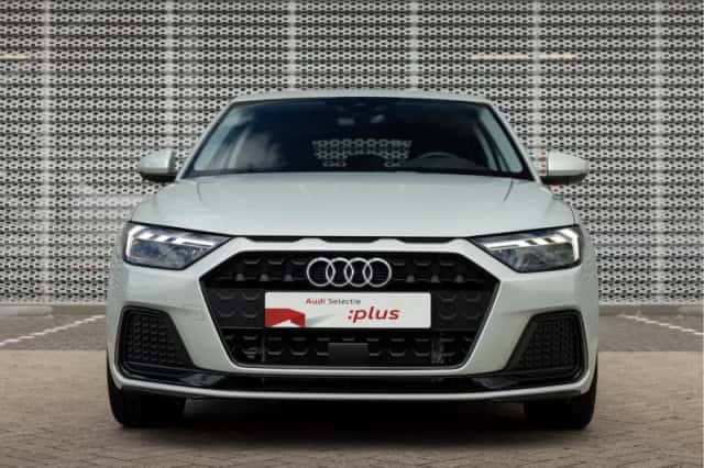 Audi A1 (2025) thumbnail 2