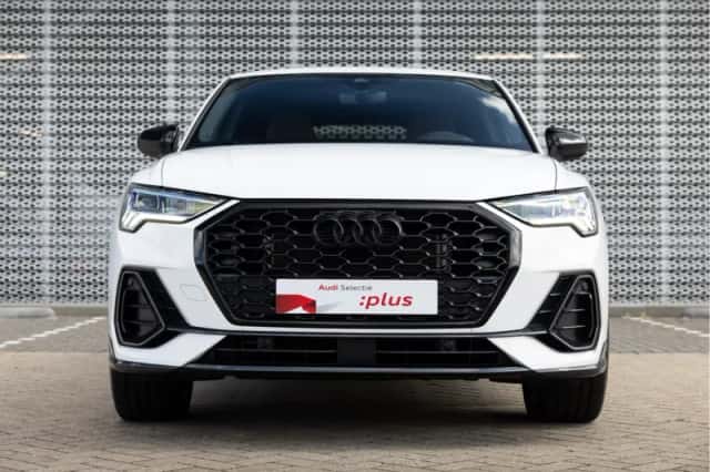 Audi Q3 (2023) thumbnail 2