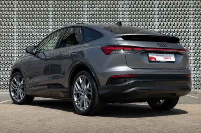 Audi Q4 e-tron (2024) thumbnail 4