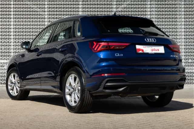Audi Q3 (2022) thumbnail 4