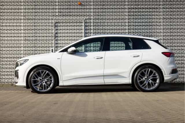 Audi Q4 e-tron (2024) thumbnail 3