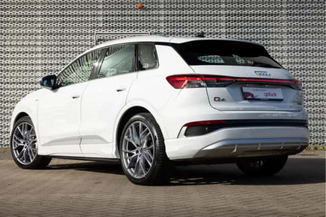 Audi Q4 e-tron (2024) thumbnail 4