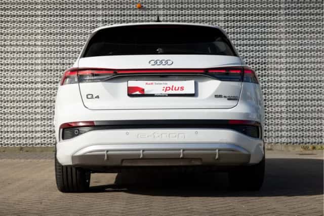 Audi Q4 e-tron (2024) thumbnail 6