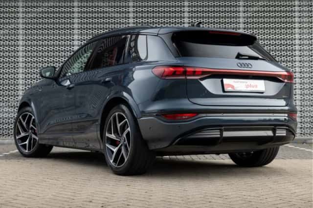 Audi Q6 e-tron (2025) thumbnail 4