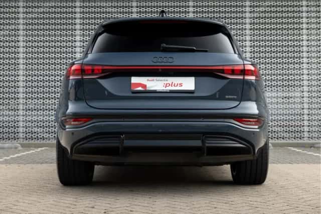 Audi Q6 e-tron (2025) thumbnail 6