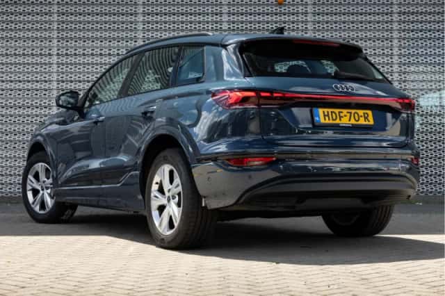 Audi Q6 e-tron (2025) thumbnail 4