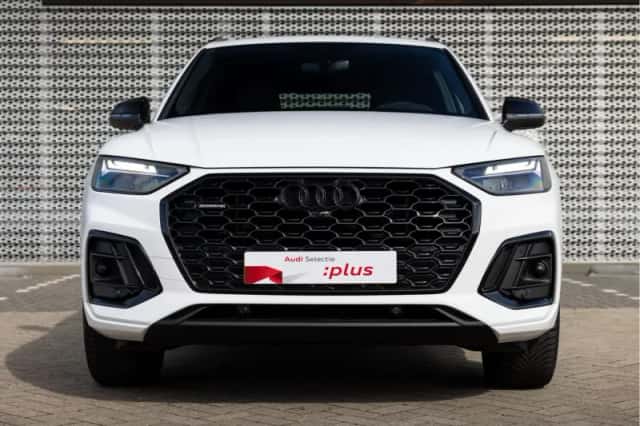 Audi Q5 (2022) thumbnail 2