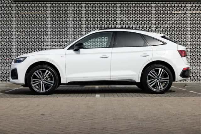 Audi Q5 (2022) thumbnail 3
