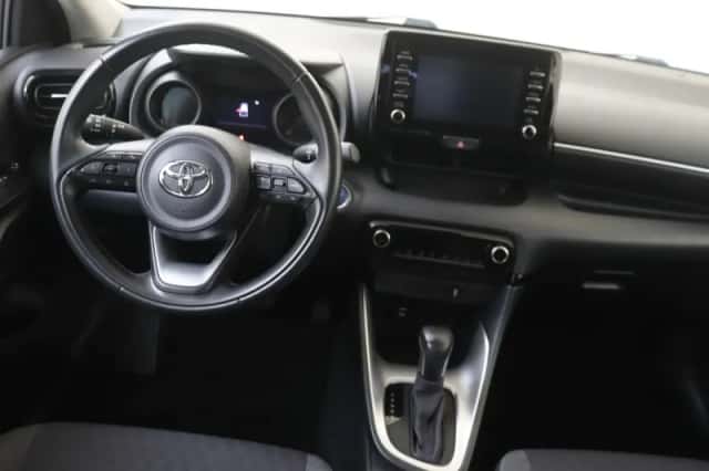 Toyota Yaris (2020) thumbnail 5