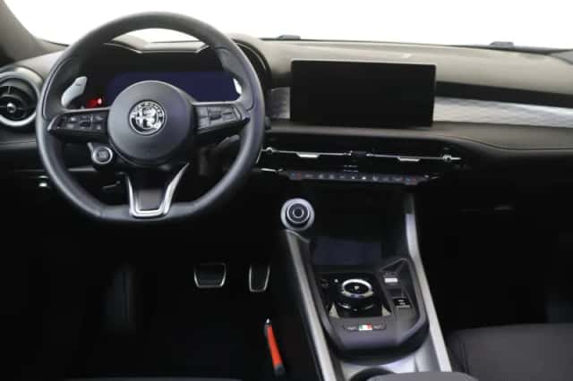 Alfa Romeo Tonale (2025) thumbnail 5
