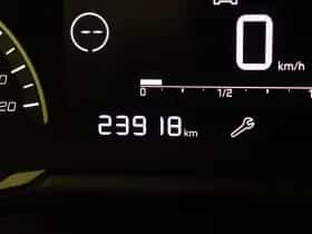 Peugeot 208 (2022) thumbnail 9