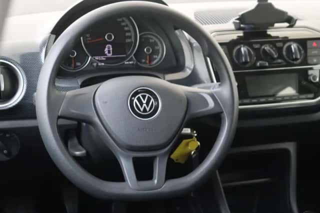 Volkswagen Up! (2023) thumbnail 6