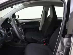 Volkswagen Up! (2023) thumbnail 10