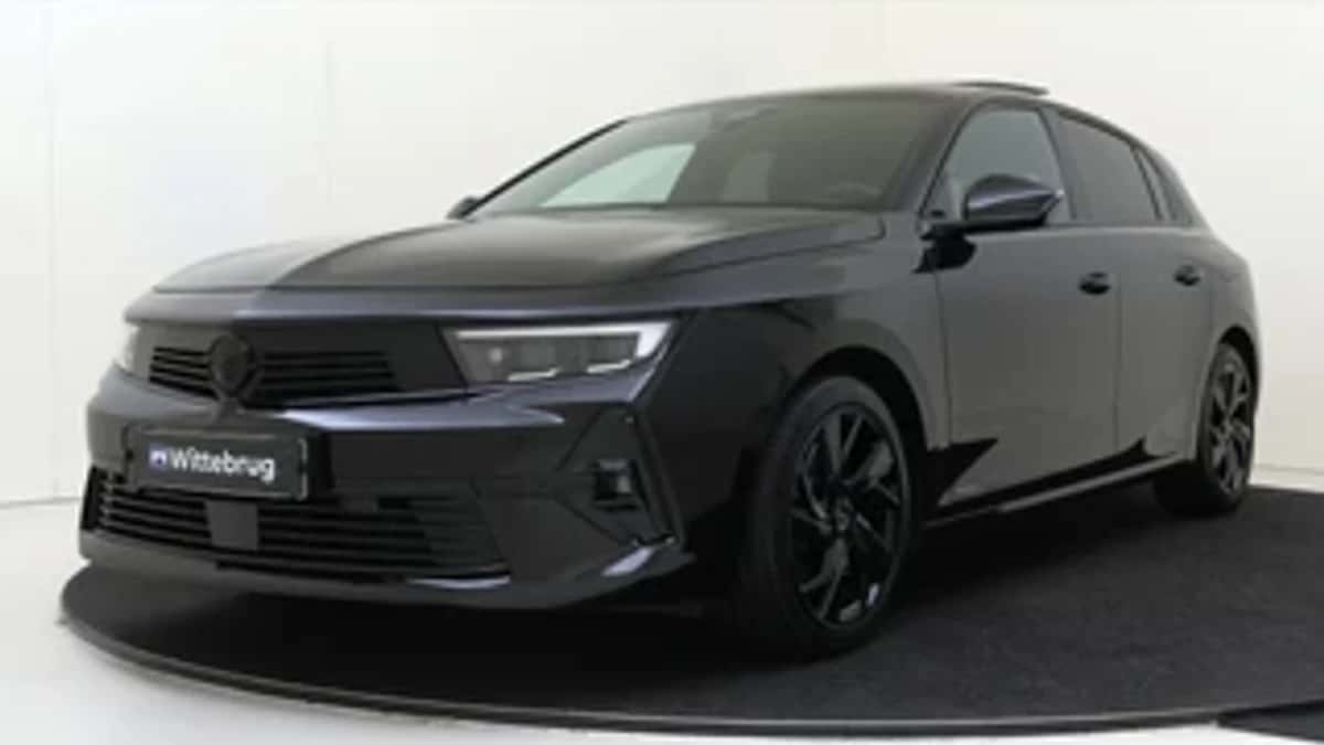 Opel Astra (2023) — foto 1