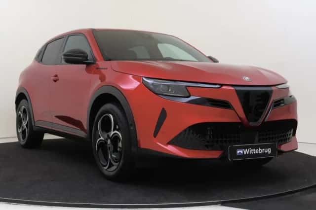 Alfa Romeo Junior (2025) thumbnail 3