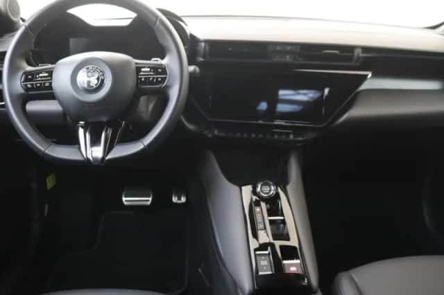 Alfa Romeo Junior (2025) thumbnail 5