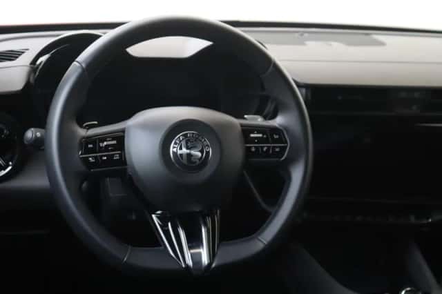Alfa Romeo Junior (2025) thumbnail 6