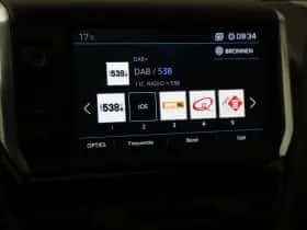 Peugeot 2008 (2019) thumbnail 16